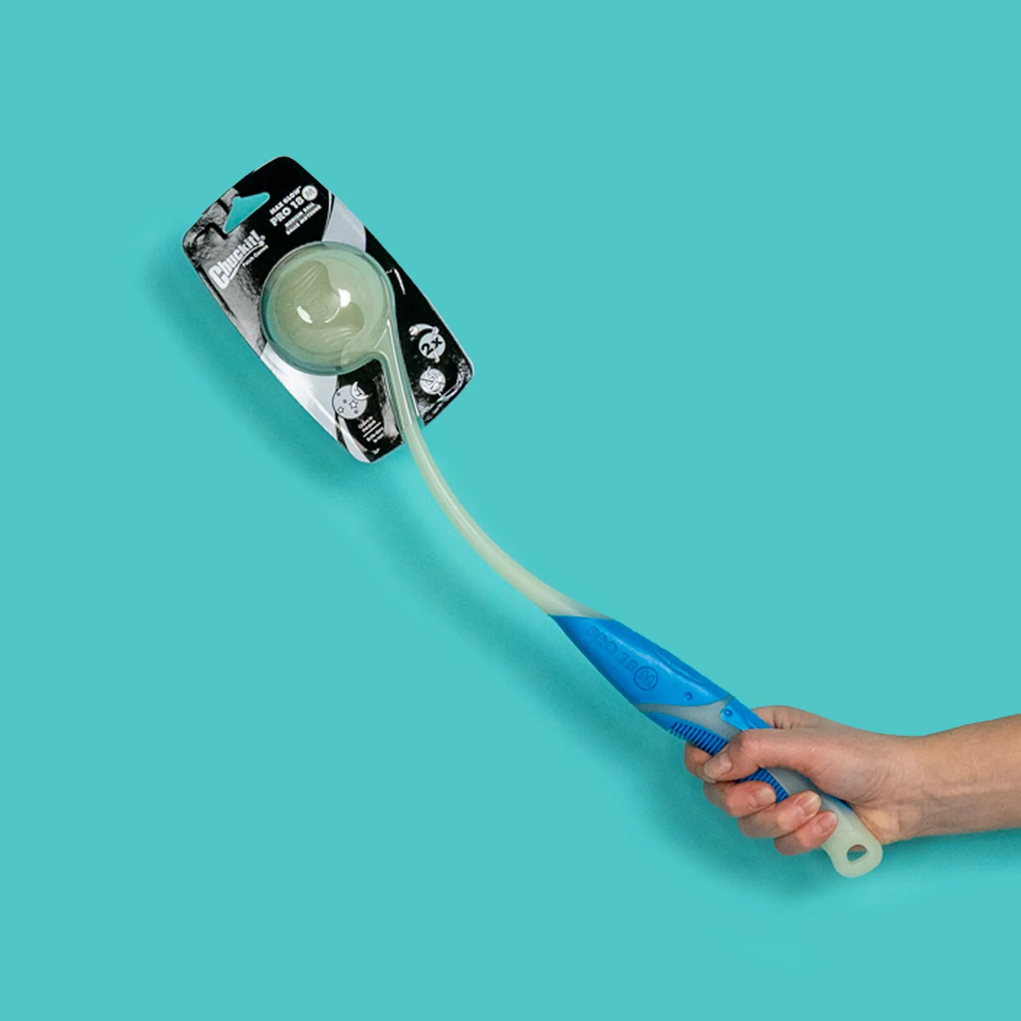 Chuckit! Max Glow in the Dark Launcher with Glow in the Dark Ball 18M Pro