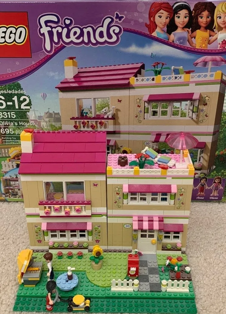 NOW RARE RETIRED LEGO Friends Kit: Olivia’s House (3315) with 3 Minifigures & 1 Cat, kitchen, Living, Bedroom, Bath, Gardens, Barbecue, Patio & Many Accessories. 695 PIECES, YEAR 2012, AGE 6 TO 12. COMPLETE BOX & BOOKLETS, BUILT ONCE